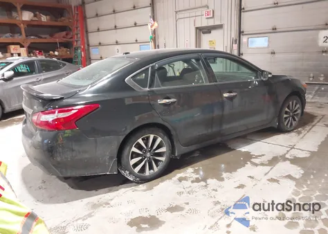 2016 Nissan Altima 2.5/2.5 S/2.5 Sl/2.5 Sr/2.5 Sv z USA, uszkodzony, nr VIN 1N4AL3AP3GC132046